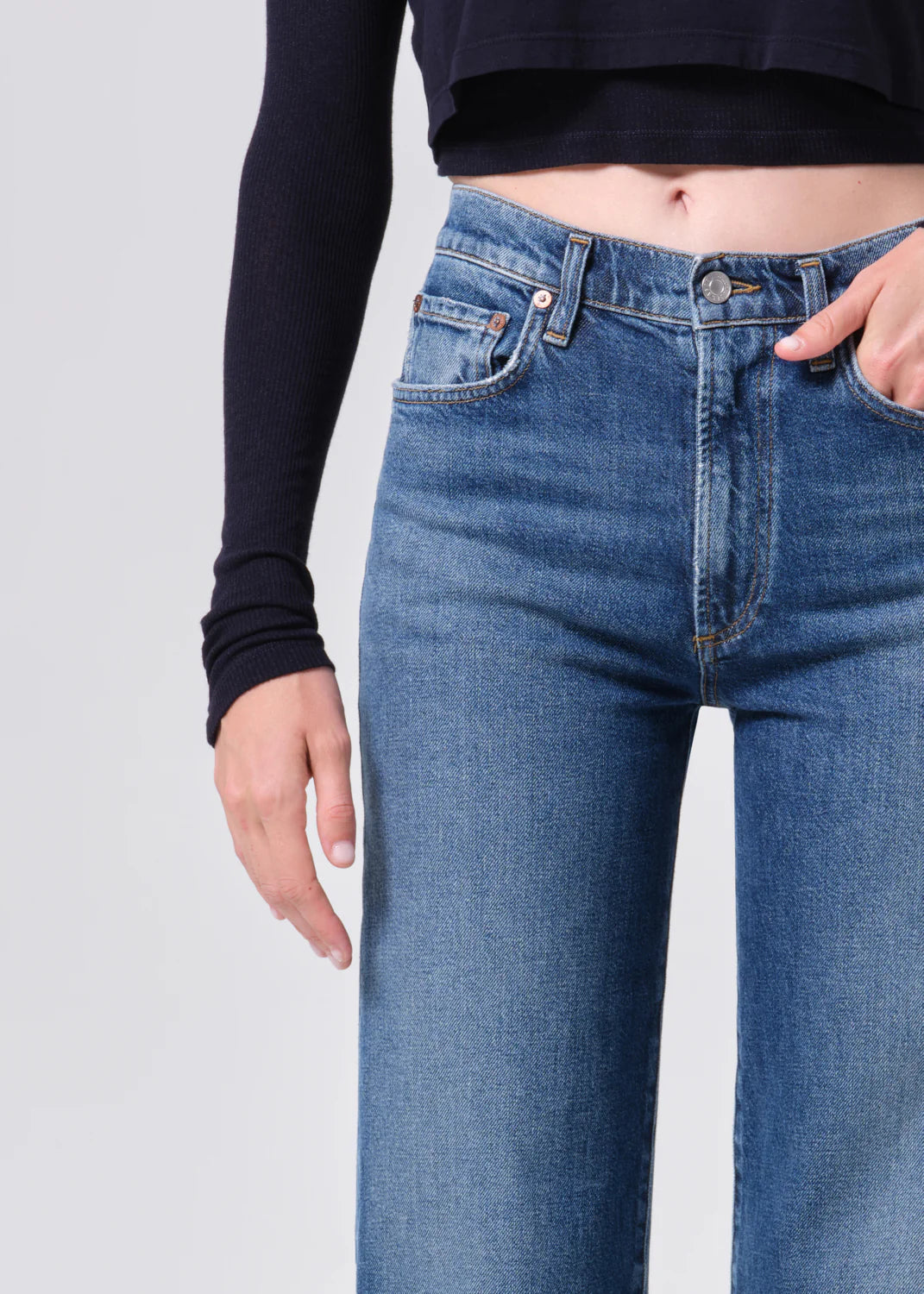 Harper Straight Jean (Weightless Stretch) - River
