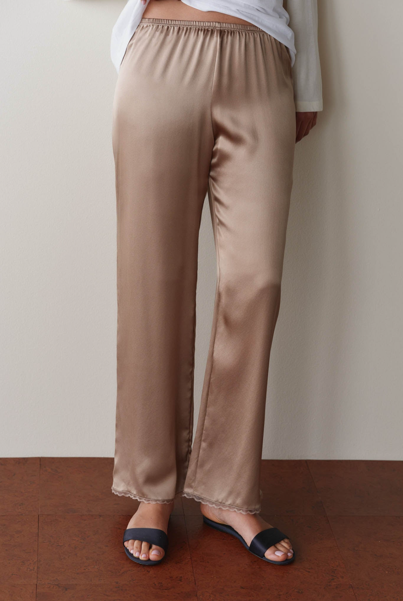 The Silk Lace Simple Pant - Shitake