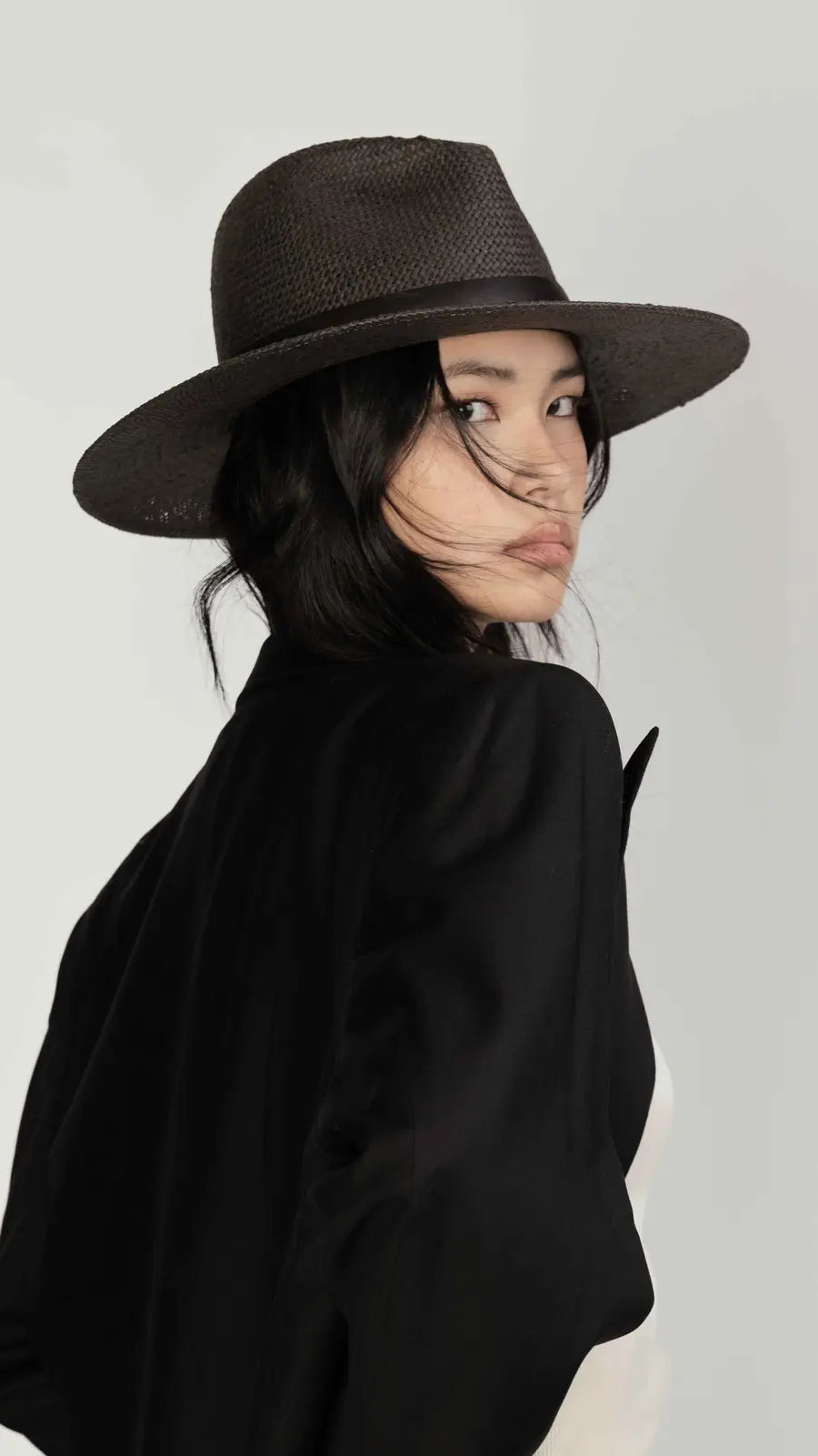 Simone - Black