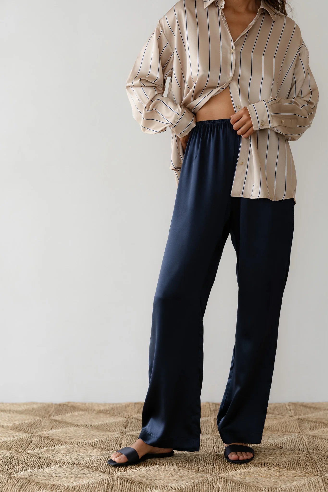 The Silk Simple Pant - Navy