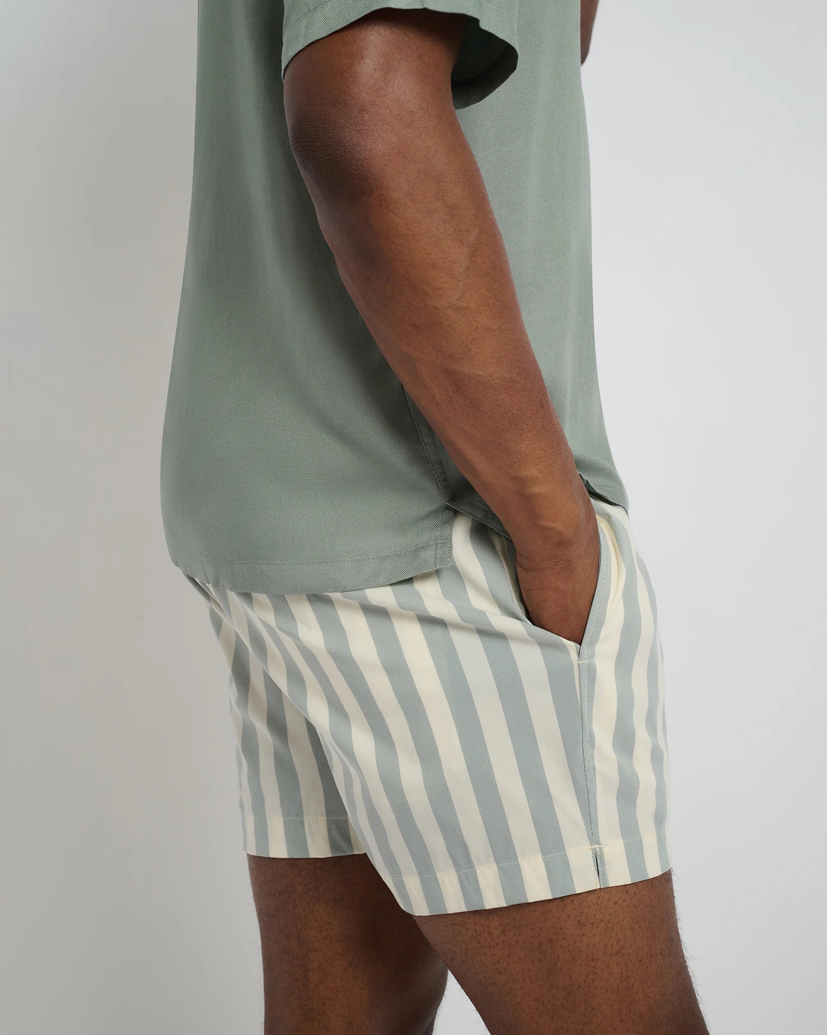 Charles 4" Swim Trunk - Yarn Dye Macro Stripe in Sage/Cream