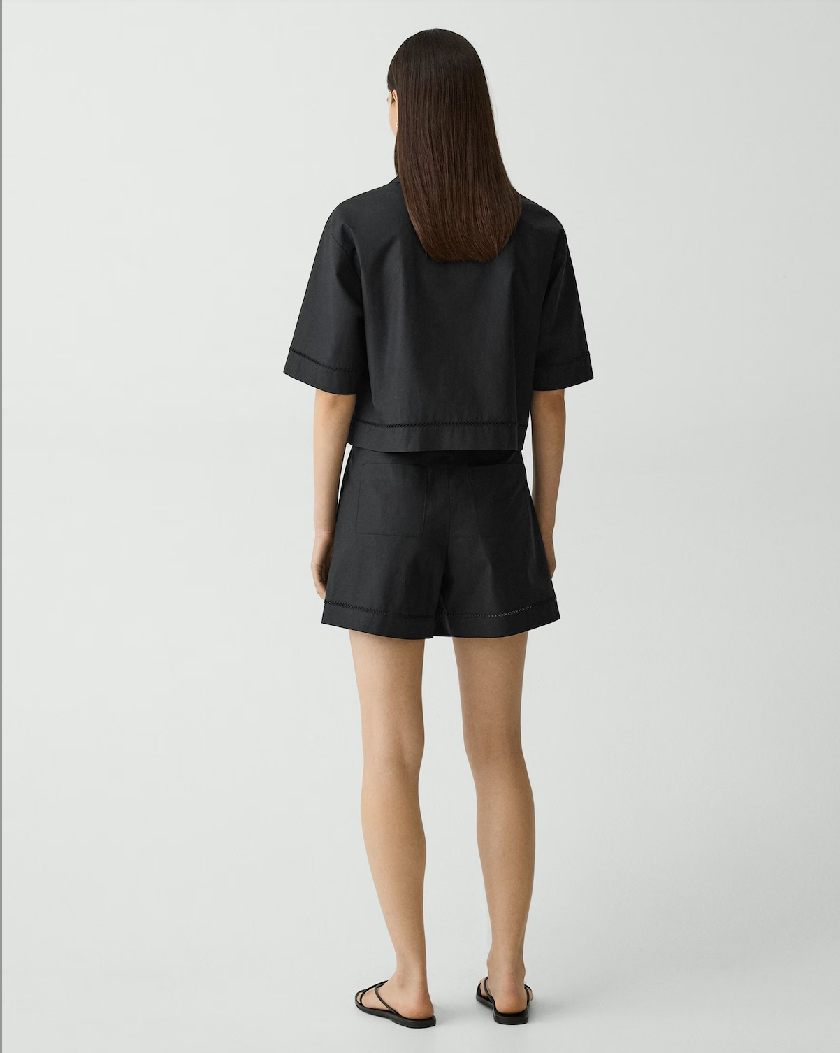 Eyelet Short in City Poplin - Black