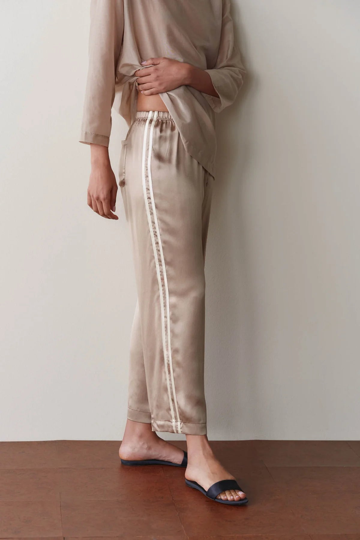 The Silk Stripe Crop Pant - Shitake/Creme