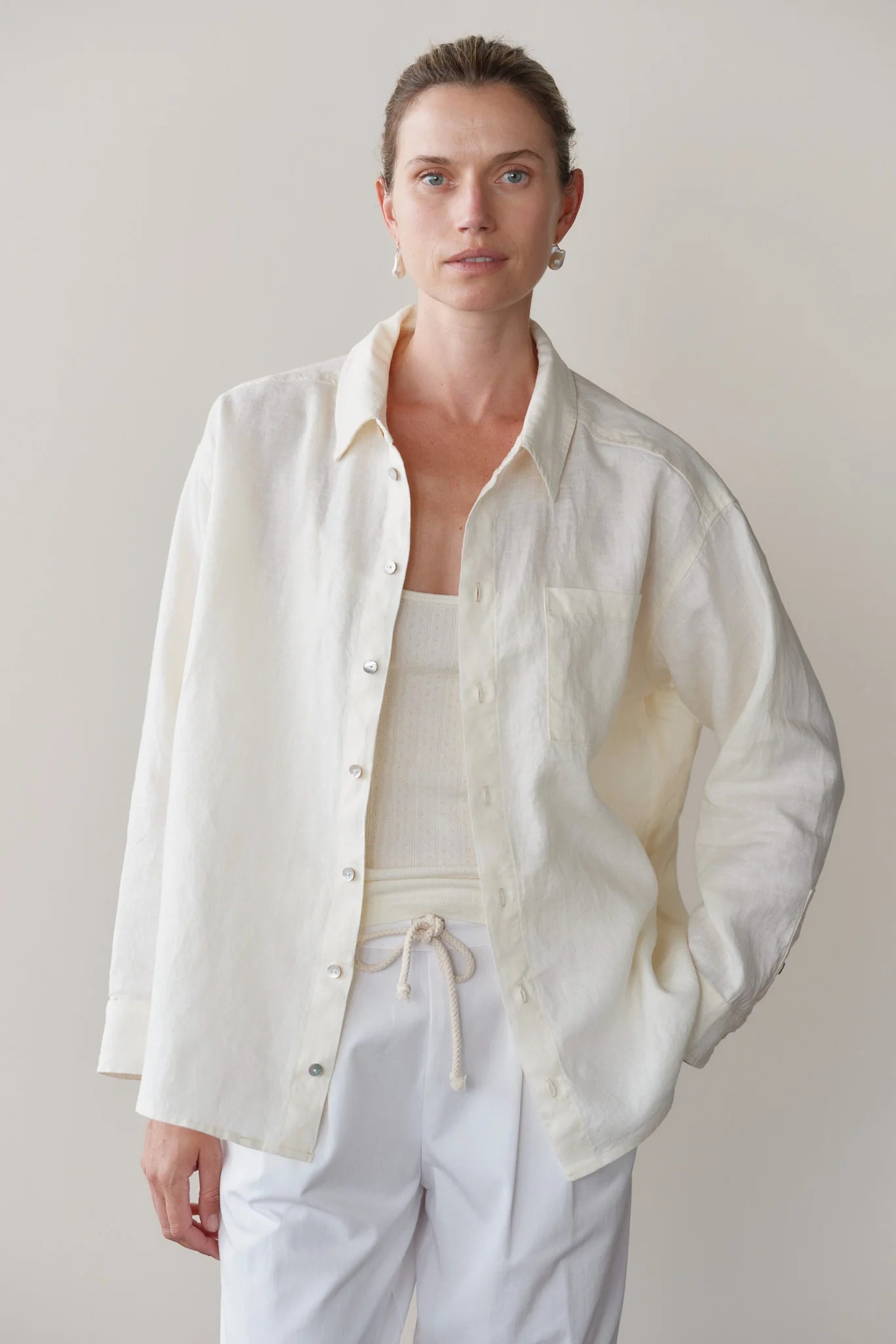The Linen Relaxed Shirt - Creme