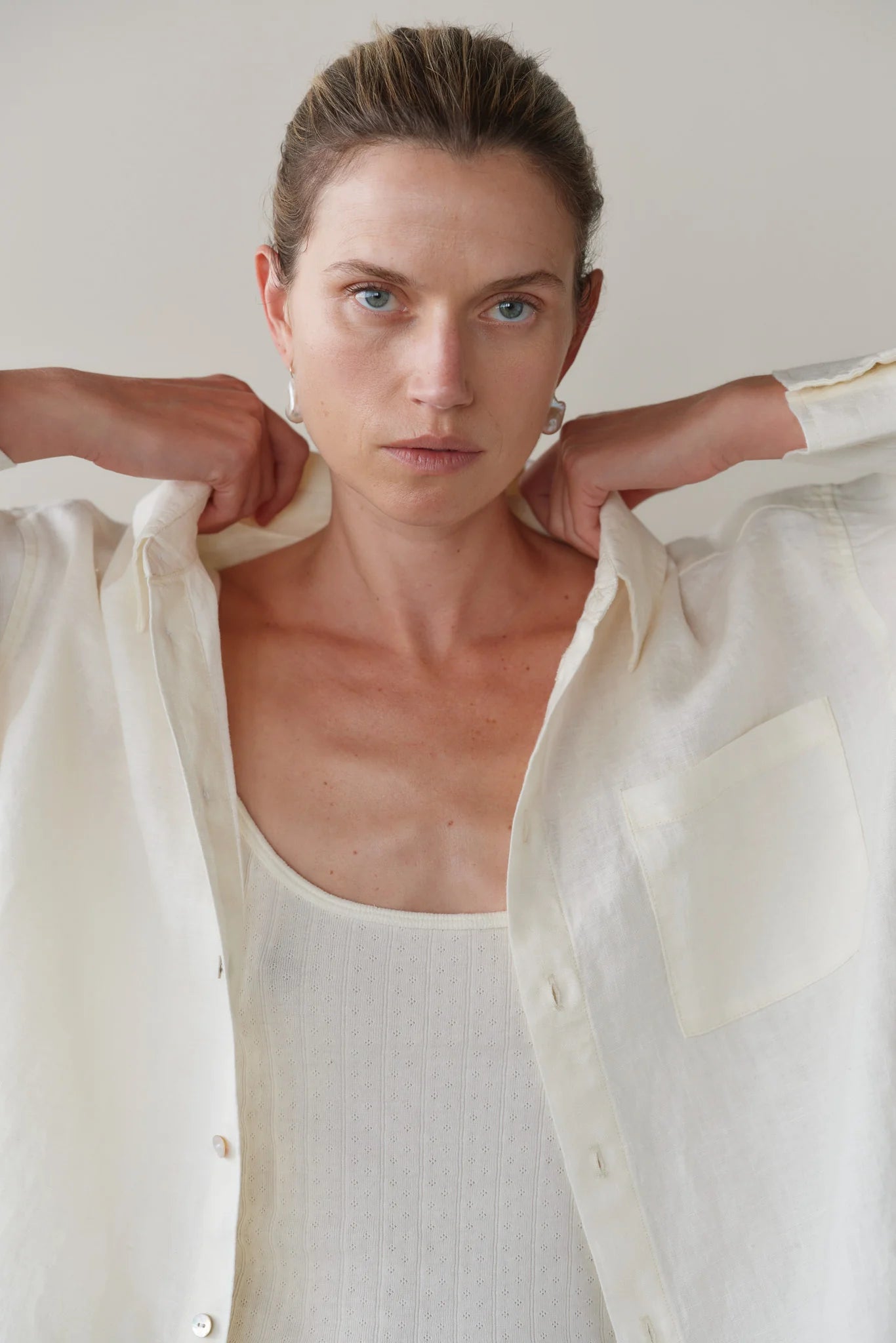 The Linen Relaxed Shirt - Creme
