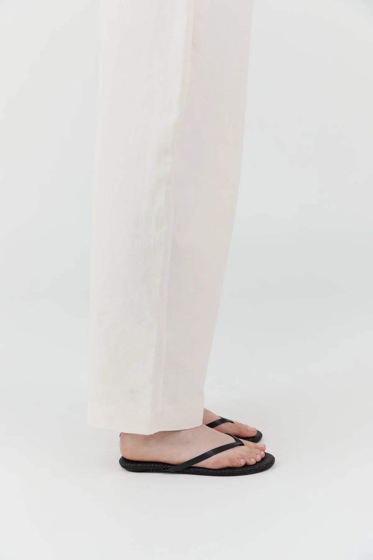 Woven Flip Flop - Black