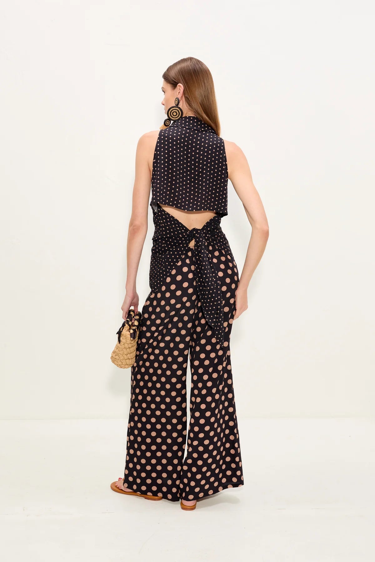 Loch Sleeveless Crepe Button Up - Black/Tan Polka Dot