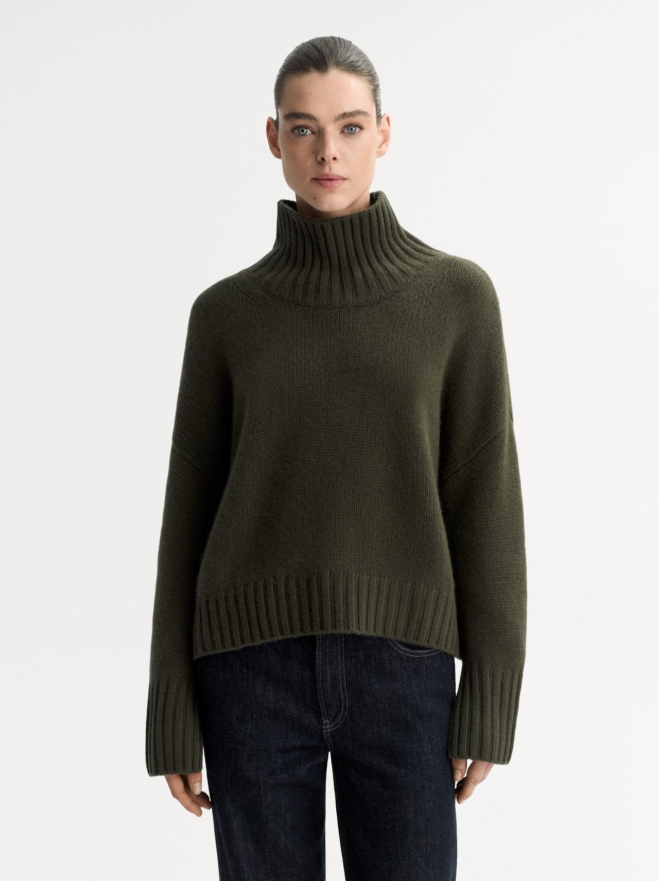 Girlfriend Turtleneck - Olive