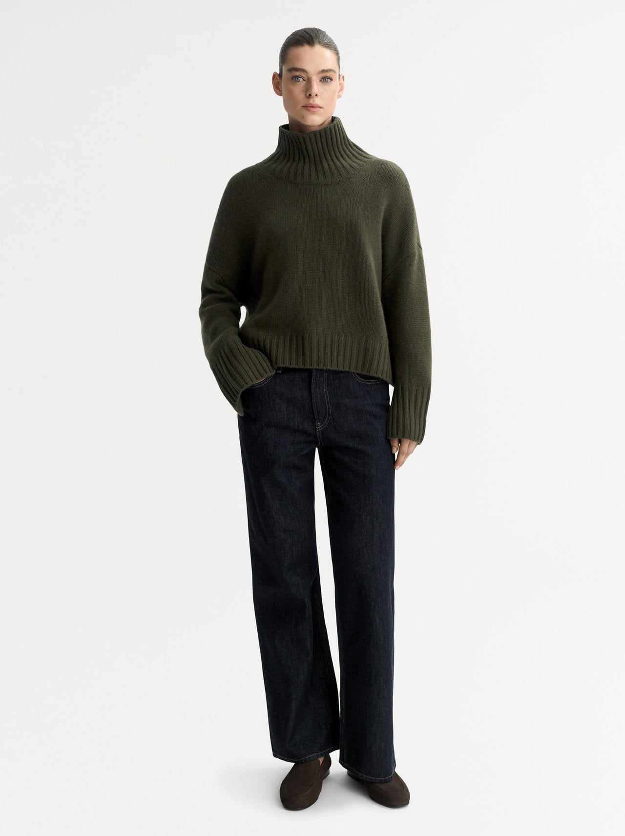 Girlfriend Turtleneck - Olive