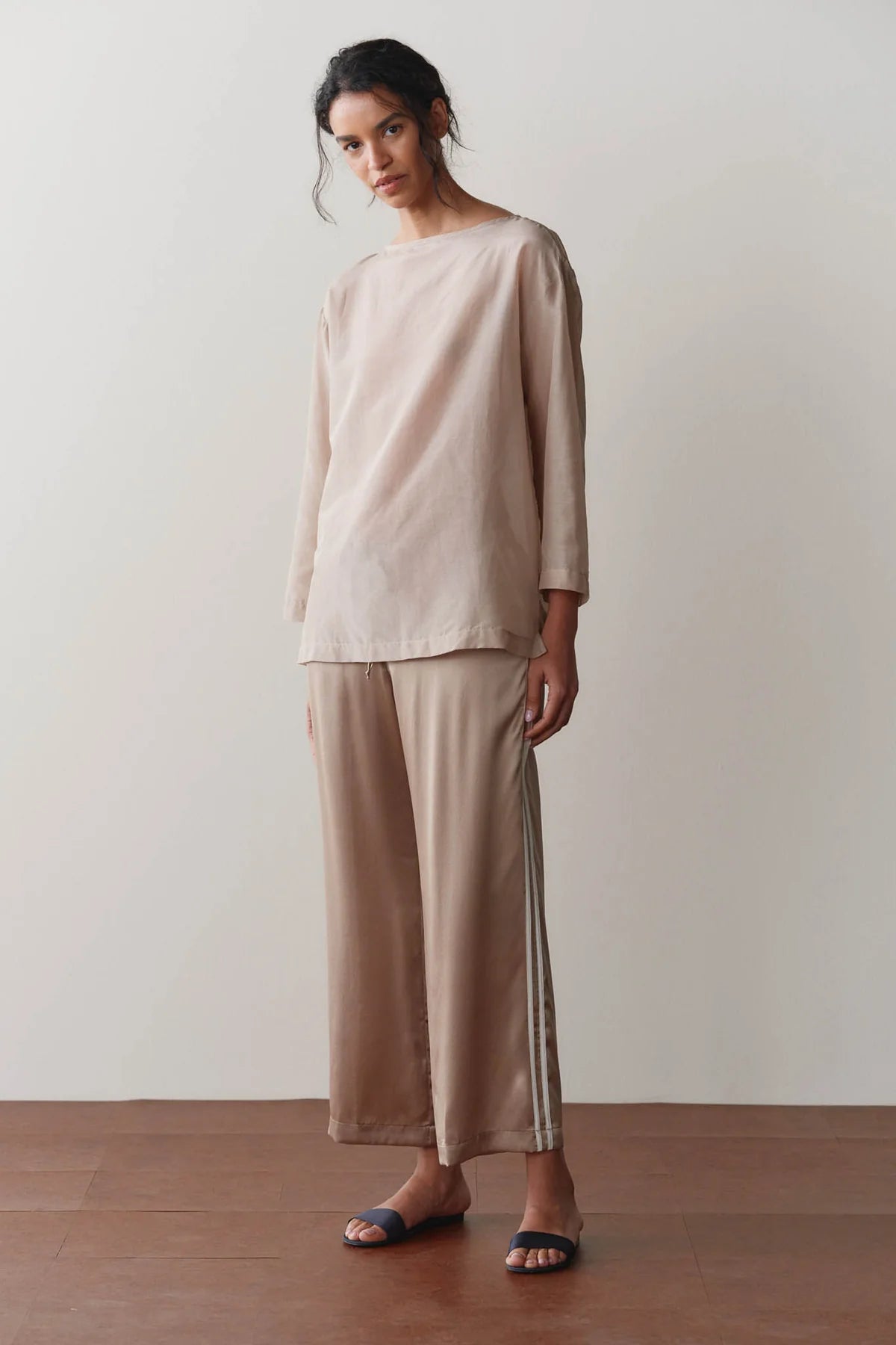 The Silk Stripe Crop Pant - Shitake/Creme