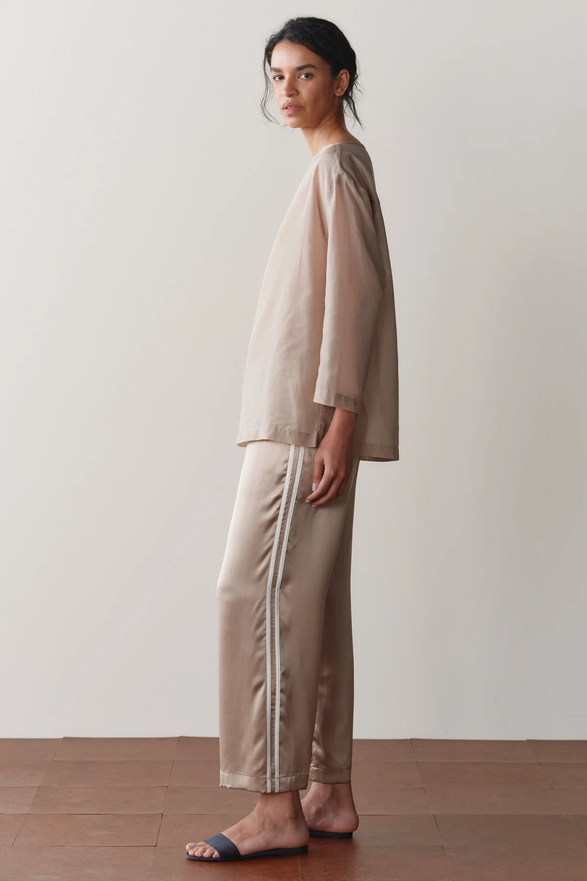 The Silk Stripe Crop Pant - Shitake/Creme