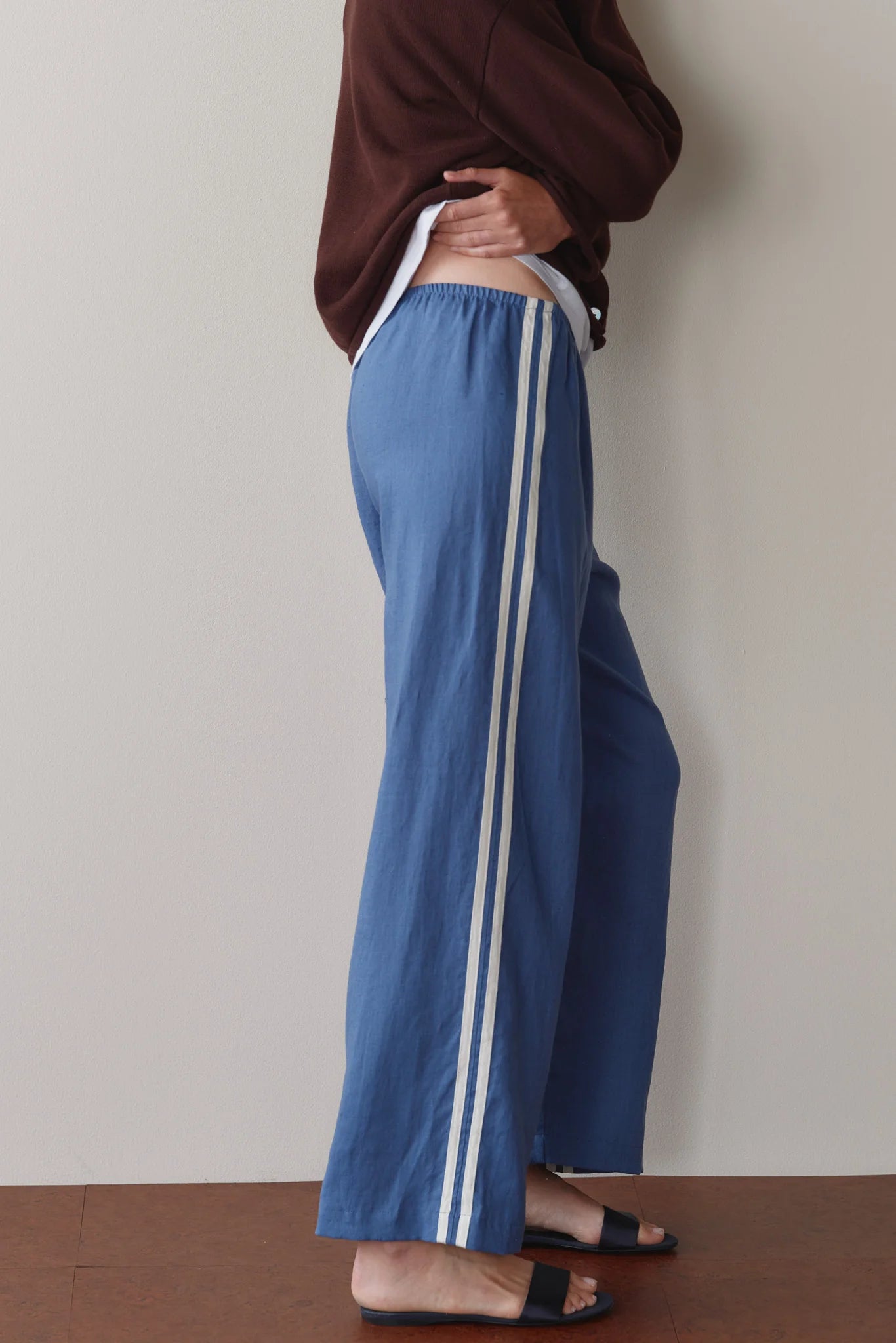 The Linen Crop Racer Stripe Pant - Lapis