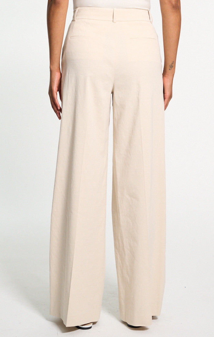 High-Waist Wide-Leg Pant in Good Linen - Straw